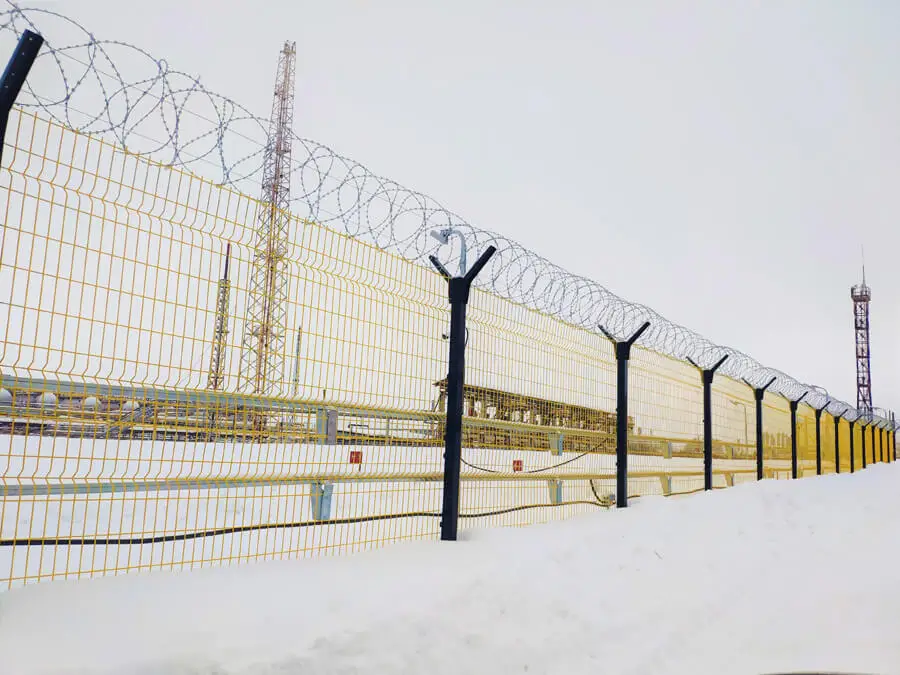 Сетчатый забор в Казахстане